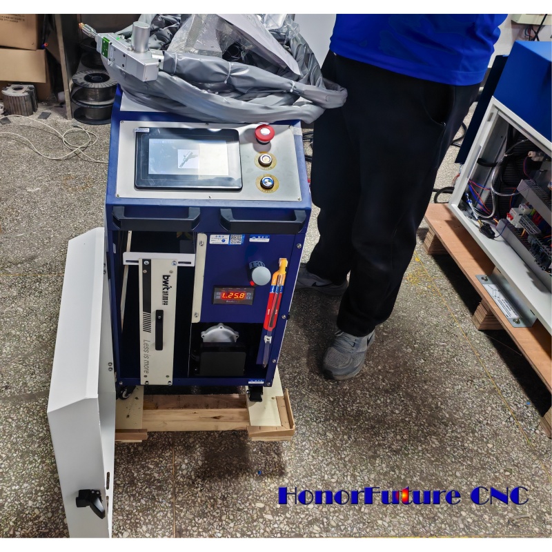 Industrial 1500W BWT Fiber Las - Industrial Laser Rust Removal Machine 评论和价格
